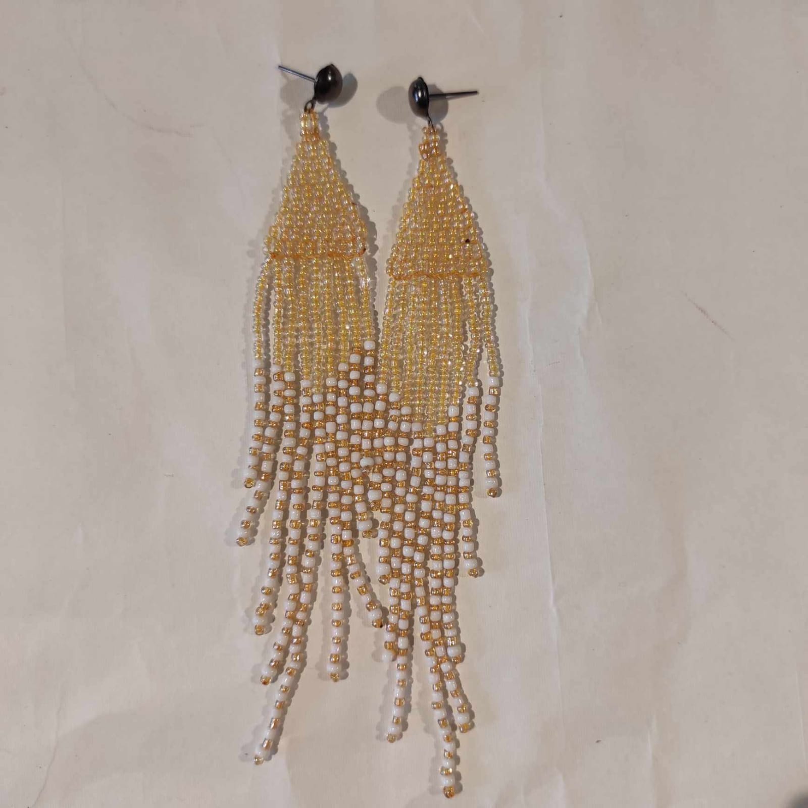 Brincos Apurinã Amarelo e Branco