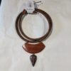 Colar Satere-Mawe Marrom Pingente Madeira Folha Pupunheira