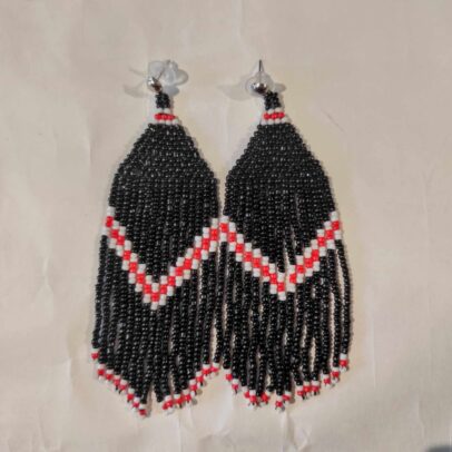 Brincos Apurinã Preto Vermelho e Branco Franjas P