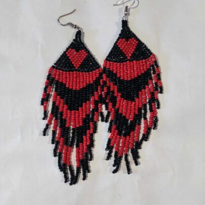 Brincos Apurinã Preto Vermelho Franjas Coração P
